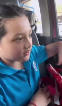 Pintar Makeup Sendiri, 8 Potret Arsy Dandan di Mobil dan Hasilnya Bagus Banget Kayak MUA - Banjir Pujian