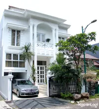 Pisah Dari Farhat Abbas, Ini Rumah Mewah Yang Ditinggali Regina!