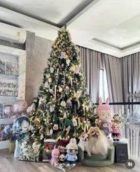 Pohon Natal di Rumah Lisa BLACKPINK, Penuh Boneka Labubu dan Detail Mengagumkan