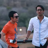 Pose-Pose Shaheer Sheikh Selama Syuting di India, Ganteng Abis