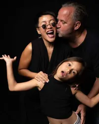 Potret 3 Anak Lia Waode, Sudah Punya Cucu Juga dan Jelaskan Kenapa Gak Nambah Anak Lagi