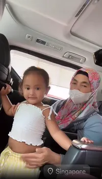 Potret 3 Keponakan Dampingi Syahrini Melahirkan di Singapore, Kakak Ratu Disayang Uncle Reino Barack Banget