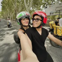 Potret A Day in Italy Honeymoon Thariq Halilintar dan Aaliyah Massaid, Boncengan Naik Motor Sampai Belajar Masak