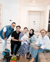Potret Aaliyah Massaid & Thariq Halilintar Jenguk Anak Shandy Purnamasari yang Baru Lahir, Didoakan Segera Dapat Momongan