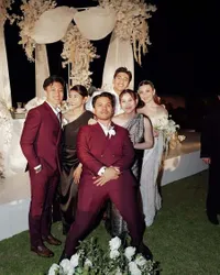Potret Aaliyah Massaid Tampil Anggun di Resepsi Pernikahan Harris Vriza dan Haviza Devi, Pamer Baby Bump yang Makin Besar