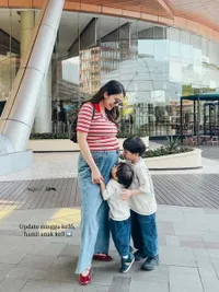 Potret Acha Sinaga Hamil Anak Ketiga, Masuk Minggu-Minggu Mendebarkan Tapi Tetap Cantik dan Modis