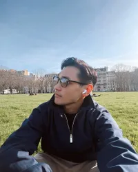 Potret Afgan Liburan ke Paris di Bulan Ramadan, Jalani Slow Day