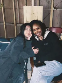 7 Potret Agnez Mo Bareng Kru dan Pemain Series REACHER SEASON 4, Kini Syuting Sudah Rampung