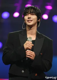Potret Ahn Hyo Seop di HUT SCTV, Main Angklung Sama Raffi Ahmad dan Duet dengan BCL
