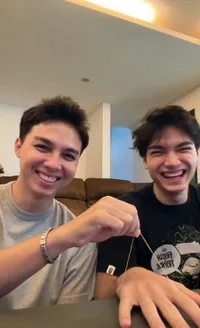 Potret Akrab Oliver Roberts dengan Kakak, Main Bareng William dan Cinta Brian