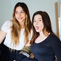 Potret Akrab Valerie Thomas & Shaloom, Sister From Another Mother