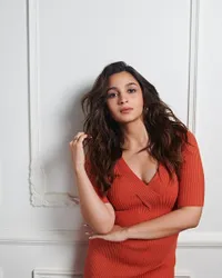 Potret Alia Bhatt yang Makin Glowing Kala Hamil, Cantiknya Maksimal