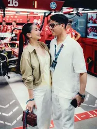 Potret Alyssa Daguise Dampingi Suami Nonton F1, Akrab dengan Kekasih Charles Leclerc
