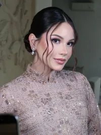 Potret Alyssa Daguise di Pengajian dan Siraman El Rumi, HPL Makin Dekat