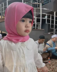 Potret Ameena di Pengajian Keberangkatan Haji Atta - Aurel, Mendadak Jadi Masha - Gemesin Abis