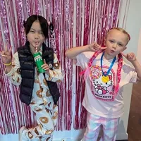 Potret Anak Acha Septriasa Ikut Pajamas Party Bareng Bestie yang Bule Semua