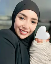 Potret Anak Angga Wijaya Mantan Suami Dewi Perssik, Parasnya Cantik & Punya Nama Indah