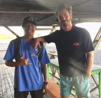 Potret Andrew Garfield di Bali yang Viral di Media Sosial, Ramah Diajak Foto dan Tak Lupa Pamer Abs