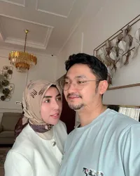 Potret Angga Wijaya Eks Dewi Perssik yang Makin Bahagia Usai Menikah dan Jadi Ayah Sambung