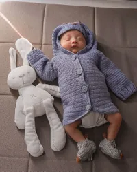 Potret Anzel Anak Audi Marissa Pakai Baju Rajut, Cuteness Overload!