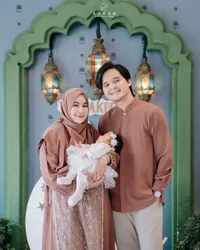 Potret Aqiqah Aqila Anak Ketiga Anisa Rahma, Acara Khidmat Bernuansa Coklat - Mewah Elegan