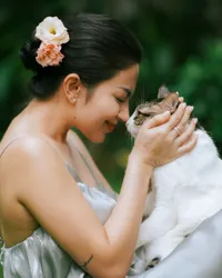Potret Ariel Tatum Rayakan Ultah Kucing Kesayangan, Ada Kue Ultah Hingga Puluhan Kado