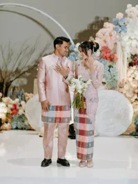 Potret Asnawi Mangkualam dan Yuriska Patricia Lamaran Adat Bugis, Elegan Warna Pink