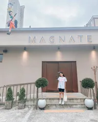 Potret Audi Marissa Kunjungi Cafe Milik Ayah Jimin BTS, Sebut Soal Bisnis Ayah Mertua - Komentar Suami Disorot