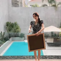 Potret Aura Kasih dan Hobinya Melukis, Hasil Karyanya Humanis dan Ekspresif