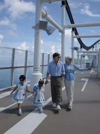 Potret Aurel dan Atta Halilintar Liburan Mewah Disney Cruise, Ameena Azura Tampil Bak Princess