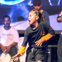 Potret Azizah MRDS Yang Bikin Jokowi Terpukau, Bikin Kamu Pengen Ikutan Goyang!