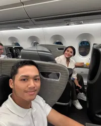 Potret Azriel Hermansyah Rela Terbang Beda Benua Susul Sarah Menzel, Lepas Kangen di Penghujung Tahun