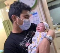 Potret Baby Alusha Sheyza Anak Aldi Taher, Sang Ayah Bangga Tanggal Lahir Putrinya Sama dengan Rafathar dan Puji Cantik Seperti Raisa