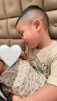 Potret Baby Lily Anak Angkat Keluarga Nagita Slavina yang Wajahnya Mulai Di-spill Tipis-Tipis, Disayang Rafathar dan Rayyanza