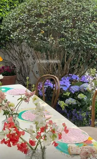 Potret Baby Shower Sonam Kapoor, Mewah Elegan di Taman - Bumil Cantik Kebangetan