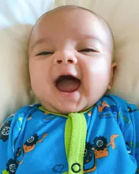 Potret Baby Zhavi Anak Bungsu Fairuz A Rafiq & Sonny Septian, Hampir 3 Bulan dan Senyumnya Ganteng Banget