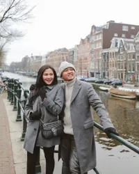 Potret Bella Bonita dengan Tas Seserahan Denny Caknan Kala Liburan di Eropa Sebelum Diembat Copet, Segini Harganya