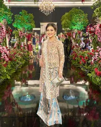 Potret Bella Saphira Kondangan yang Ramai Dipuji Cantik, Sebelumnya Pose dengan Kanjeng Ratu Cirebon