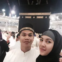 Potret Bercerita, Usai Umrah Ratna Galih Makin Cantik Berhijab