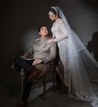Potret Billy Syahputra & Vika Kolesnaya Pakai Gaun Pengantin, Akui Susah Urus Pernikahan Beda Negara Terhalang Kondisi Keluarga