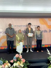 Potret Bintang Anak Hengky Kurniawan Terima Penghargaan di Bidang Matematika, Bahagia Didampingi Tiga Orangtua