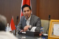 Potret Budisatrio Djiwandono, Ponakan Prabowo Subianto yang Ganteng Gagah dan Baru Saja Mualaf