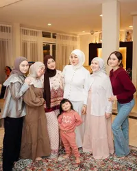 Potret Bukber Cantik Geng Mamayu yang Seru Banget, Ameena Jadi 'Anggota' Baru Paling Imut