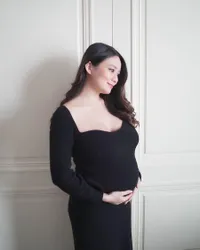 Potret Bumil Cantik Stella Cornelia eks JKT48 Pamer Babybump Makin Besar, Istri Fendy Chow Ini Glowing Banget!