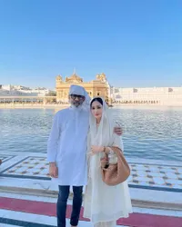 Potret Bunga Zainal ke India dan Bahagia Anaknya Resmi Sah Beragama Sikh, Cantik Pakai Kerudung