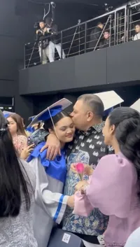 Potret Cantik Amora Lemos Lulus SMP, Kris Dayanti Ungkap Kebanggaan