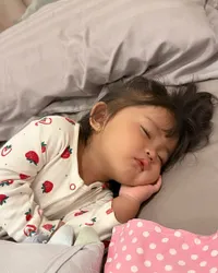 Potret Cantik Cunda Anak Denny Caknan dan Bella Bonita Saat Tidur, Pipinya Jadi Sorotan