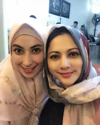Potret Cantik Cut Keke Berkerudung Bareng Para Artis Muslimah