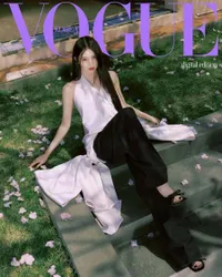 9 Potret Cantik Han So Hee untuk Vogue Korea dengan Nuansa Sinematik Elegan