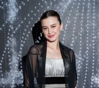 Potret Cantik Kimberly Ryder Pakai Gaun Vintage Mamanya di Resepsi Luna Maya